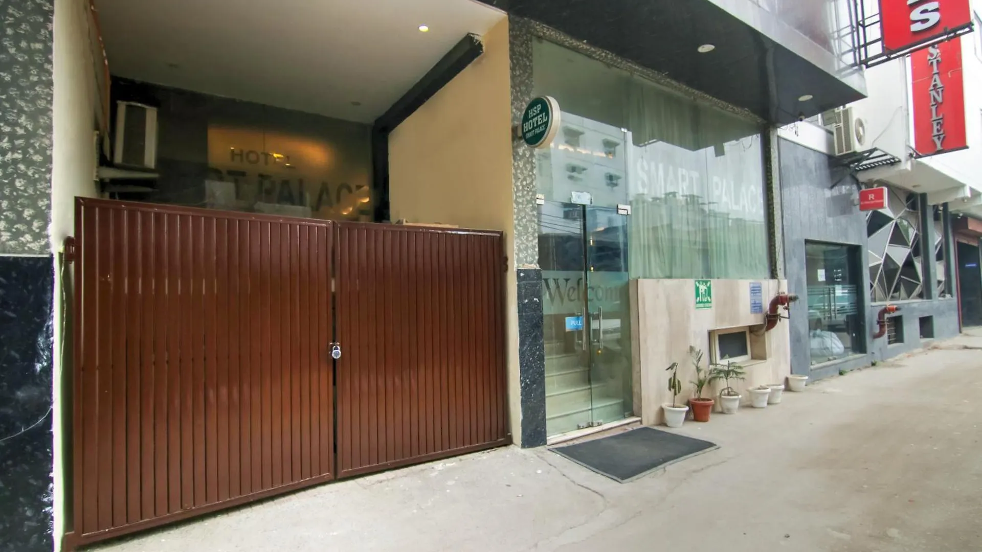 Hotel Hsp Suites At Delhi Airport 新德里